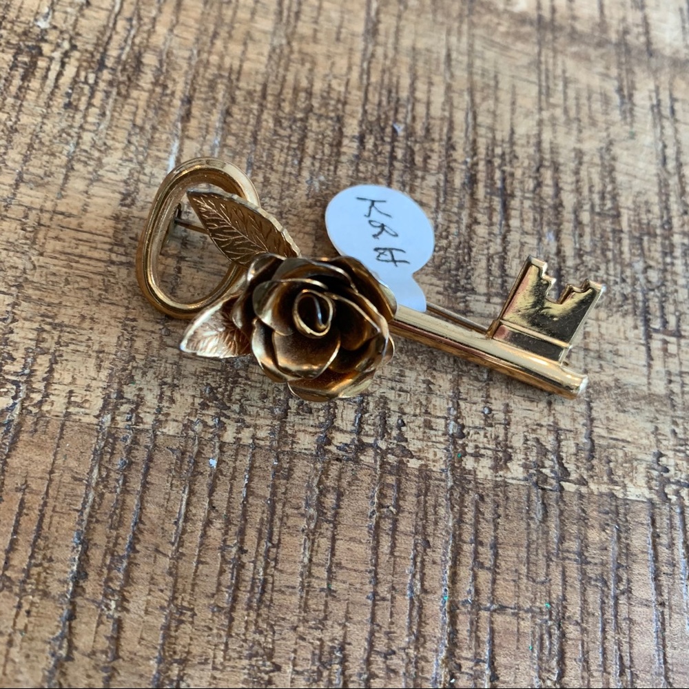 Vintage Gold Pin